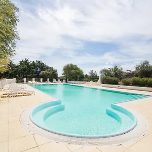 3* Aparthotel White Sand
